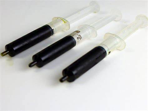 "Rick Simpson Oil (RSO) 1g syringe featuring a potent cannabis concentrate known for its therapeutic benefits."
"Rick Simpson Oil (RSO) 1g syringe featuring a potent cannabis concentrate known for its therapeutic benefits."